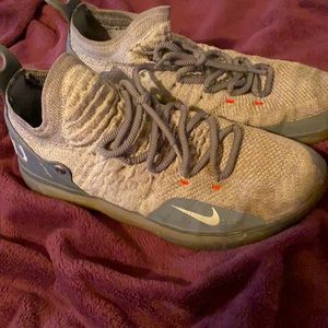 Kevin Durant XI cool grey
